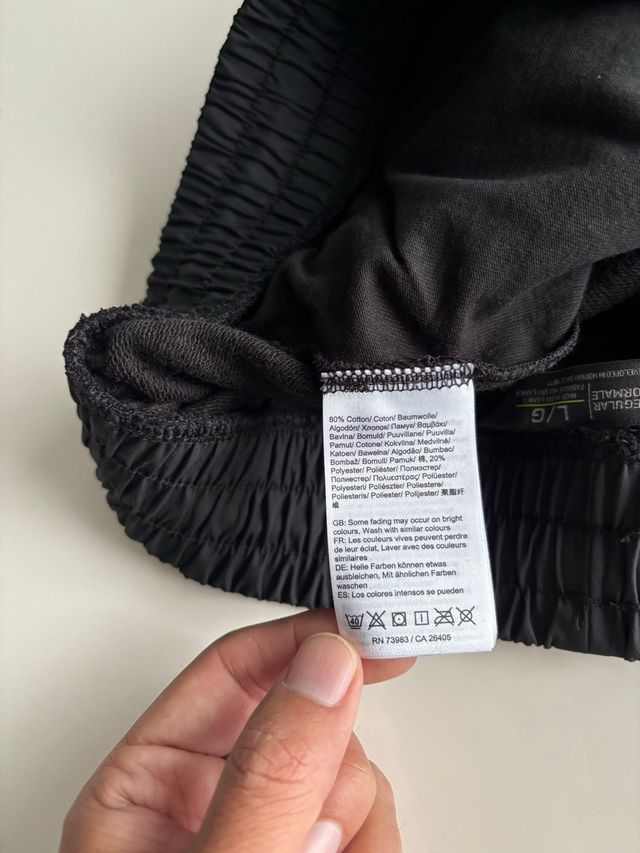 Pantalón negro deportivo Helly Hansen Mujer nuevo.