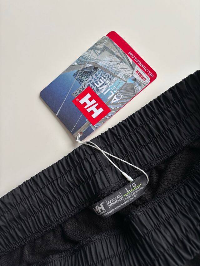 Pantalón negro deportivo Helly Hansen Mujer nuevo.
