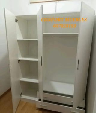 Guardaroba spaziosi ed eleganti in legno a 2, 3 e 4 ante.