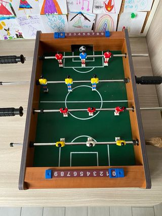 Giochi bambini calcetto bambole peluche