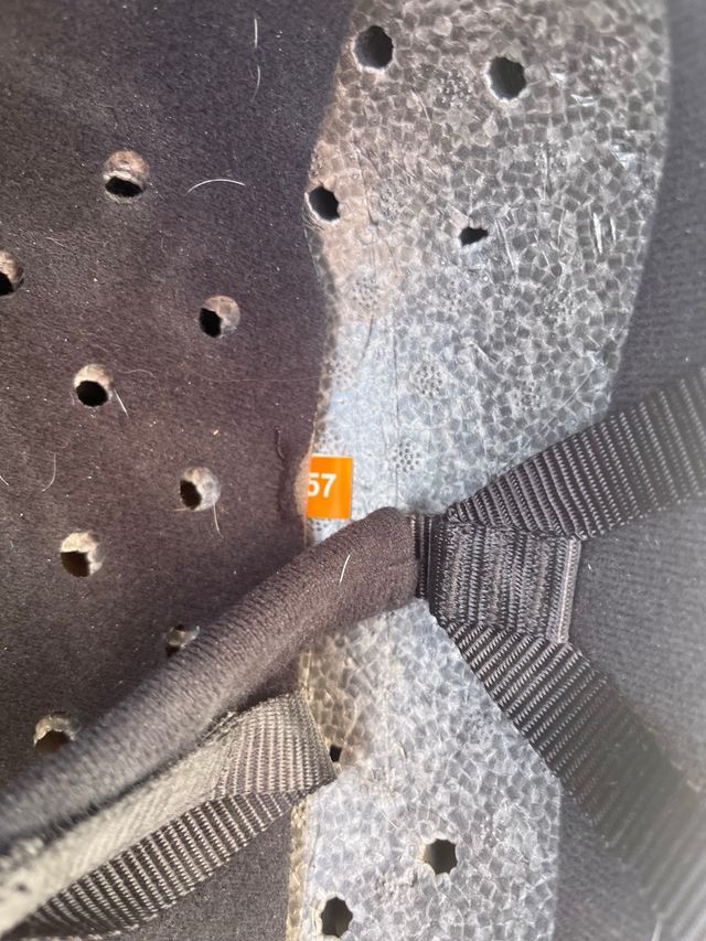 Casco de equitación negro