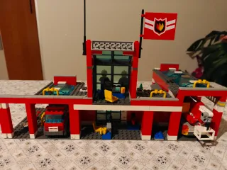Lego 7945 Caserma Pompieri