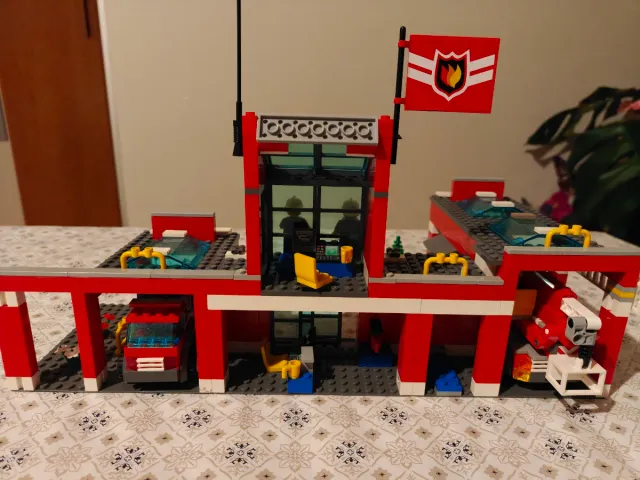 Lego 7945 Caserma Pompieri