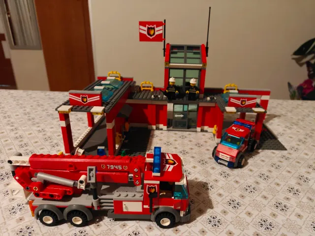 Lego 7945 Caserma Pompieri