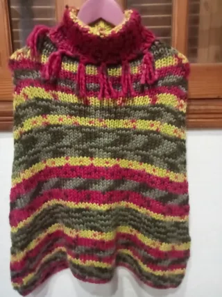 Poncho tejido rayas cuello alto
