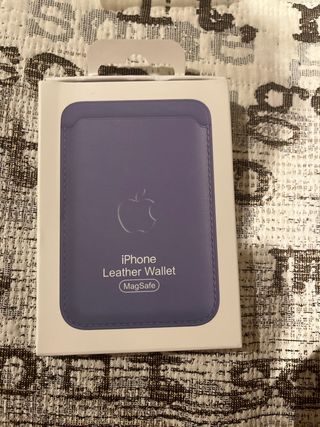 Cartera iPhone Cuero Morado MagSafe