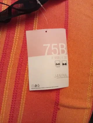 Sujetador fuccia y encaje negro talla 90B