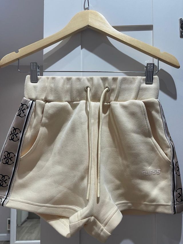 Chándal Guess Beige con Logo