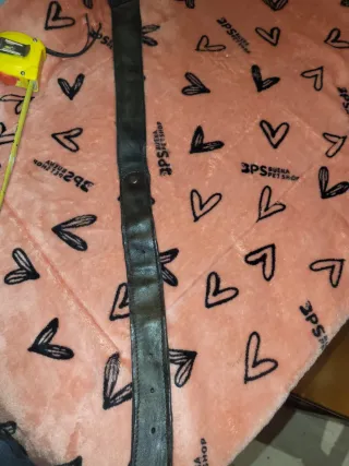 Cartera riñonera ,mide 1,15 cm ,