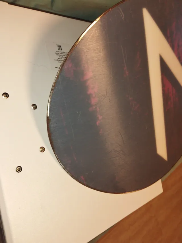 Tabla Snowboard Nitro Mujer + fijaciones blancas