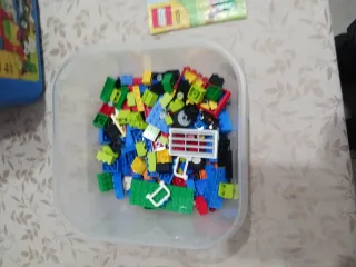 Baúl LEGO 4626 con piezas