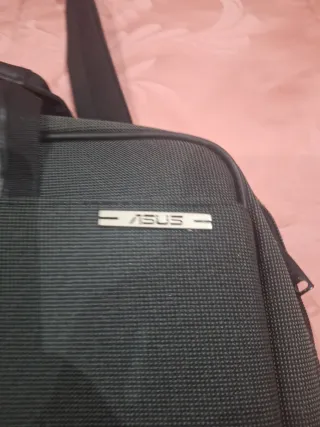 Maleta portátil negra y gris