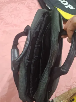 Maleta portátil negra y gris