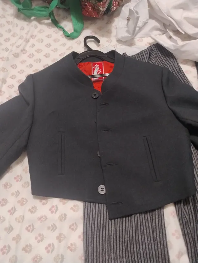 Traje corto niño negro