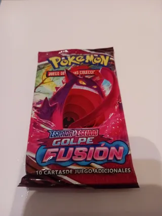 Sobres Pokémon Espada y Escudo Golpe Fusión