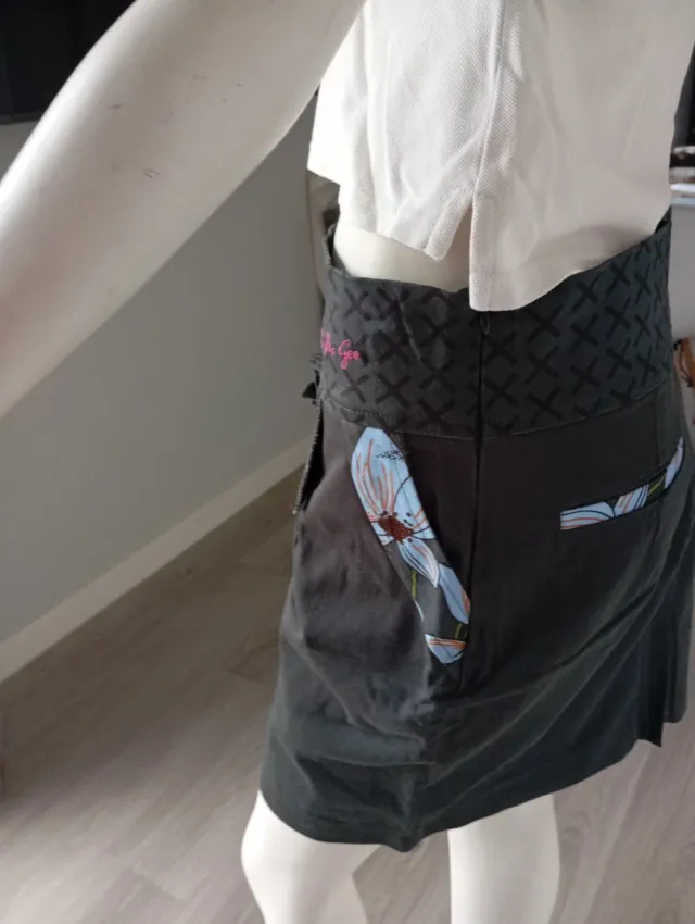 Cconjunto chaqueta Desigual, falda Rosalita McGee