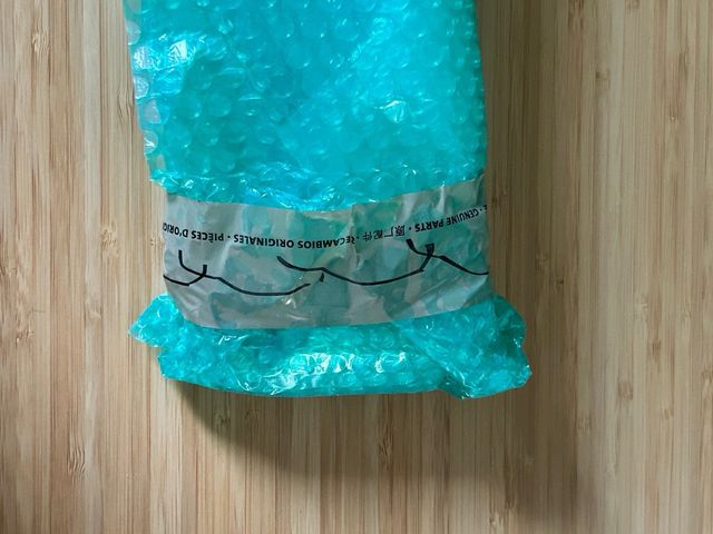 Embellecedor cromado delantero Skoda (nuevo)