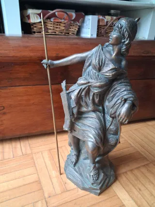 Figura de bronce antigua