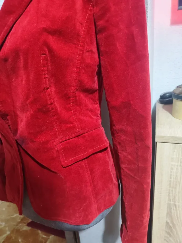 Blazer Terciopelo Rojo Zara