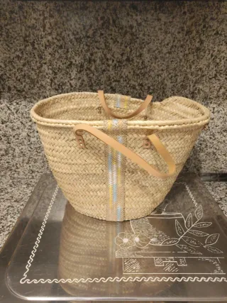Bolso de esparto con asas de piel