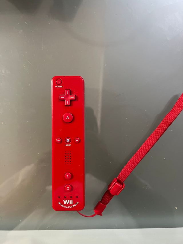 Nintendo Wii Mini Roja + Mando Motion Plus