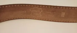 Cinturón de cuero marrón