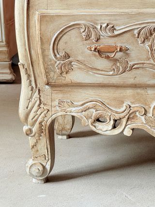 Cómoda Barroca Bombé maciza