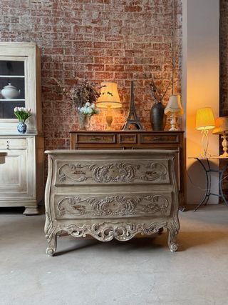 Cómoda Barroca Bombé maciza