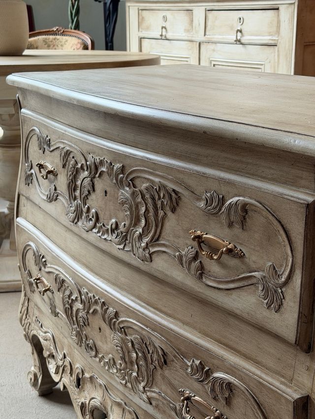 Comoda Barocca Bombé massiccia