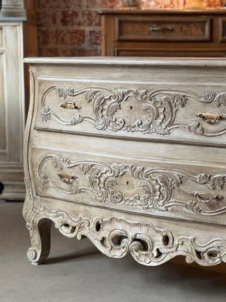 Cómoda Barroca Bombé maciza