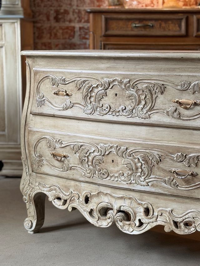 Comoda Barocca Bombé massiccia