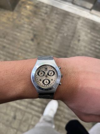 Reloj Swatch Irony Cronógrafo Plata