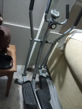 Elíptica Domyos está nueva muy poco uso