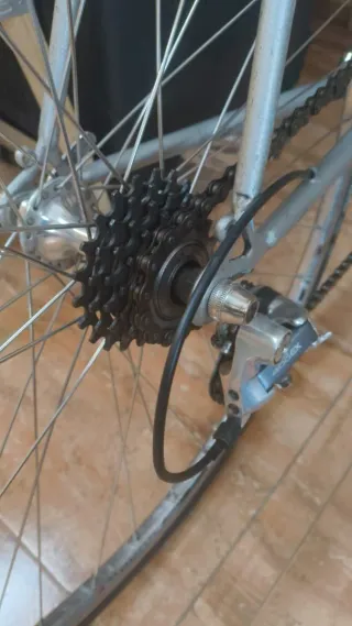 Bicicleta carretera vintage plata