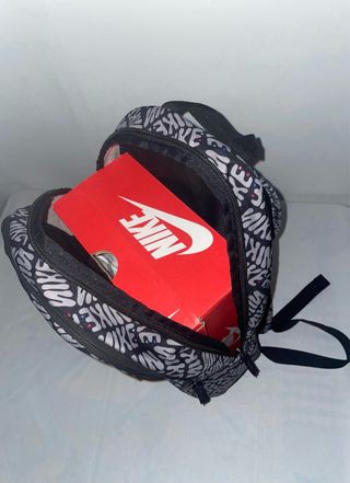 Mochila Nike Original Estampada Negra y Multicolor