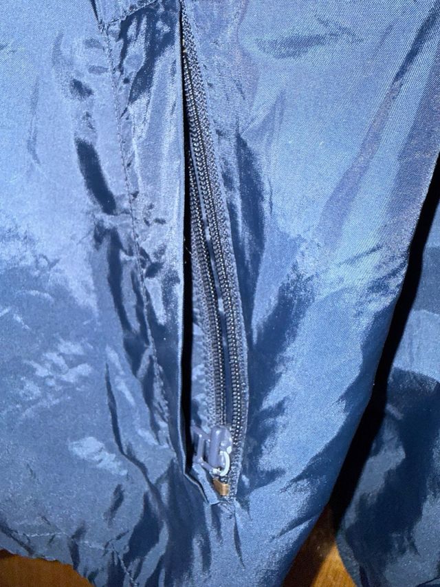 Cortavientos BTS niño azul