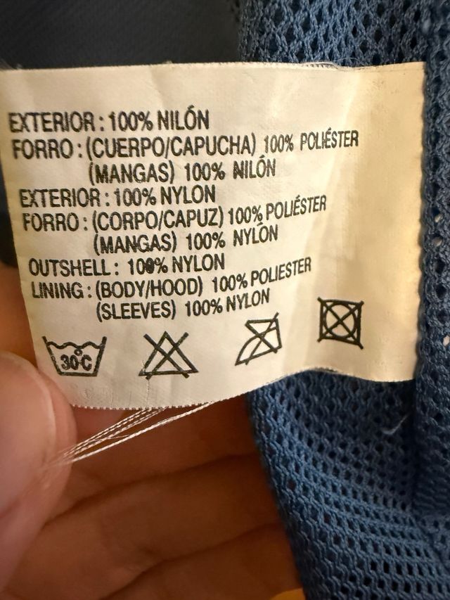 Cortavientos BTS niño azul