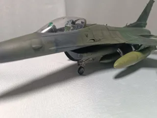 Maqueta Avión F-16 1/48