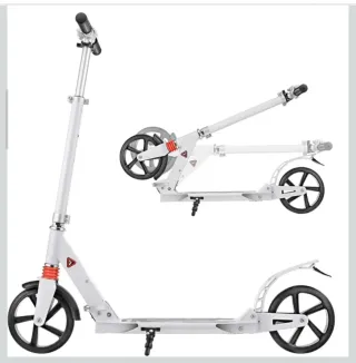 Patinete infantil plateado y blanco, como nuevo!!!