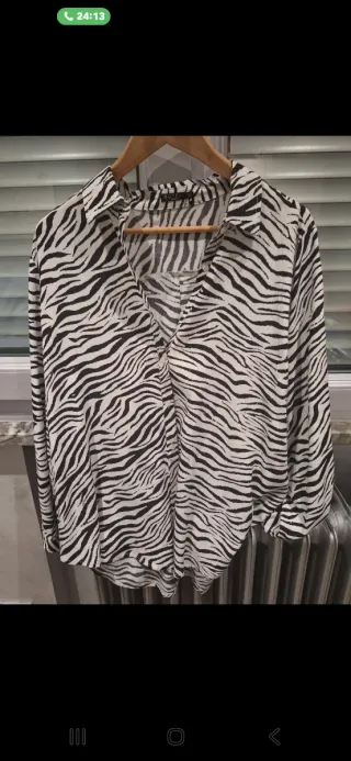 Camisa con estampado de cebra