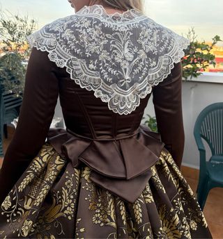 Traje de Fallera Marrón y Dorado