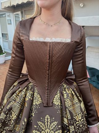 Traje de Fallera Marrón y Dorado