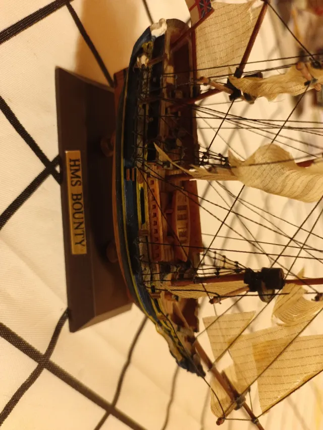 Navi in miniatura da collezione