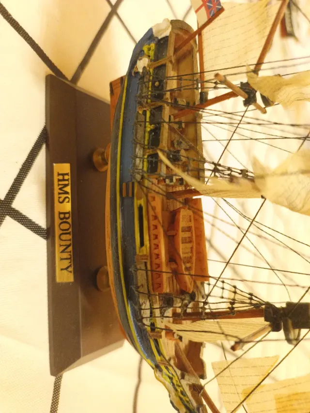 Navi in miniatura da collezione