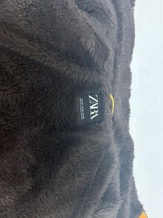 Chaqueta Zara Amarilla con Capucha