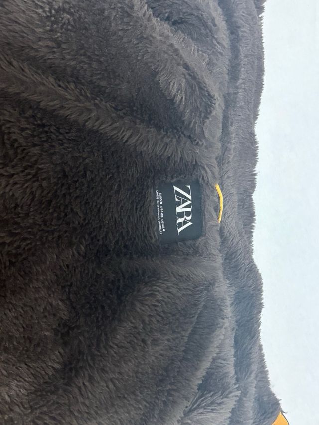 Chaqueta Zara Amarilla con Capucha