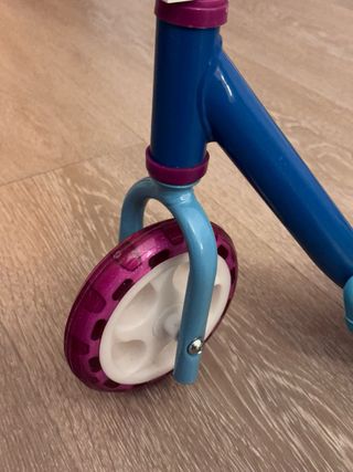 Patinete 3 Ruedas Frozen. Casi sin uso.