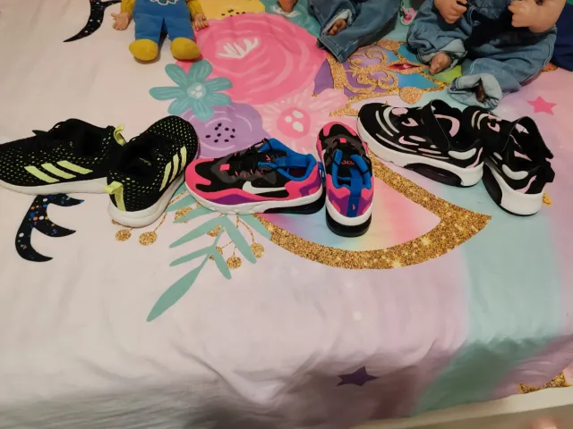 Botines Nike y Adidas Niña Talla 26