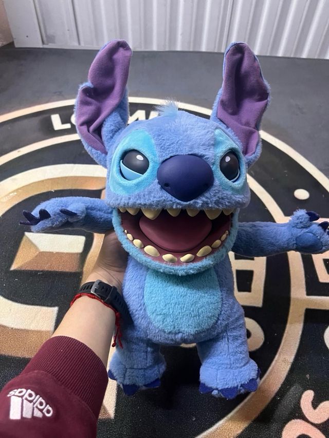 Stitch Puppetronic 45 cm interactivo (ojo con fall