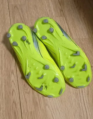 Botas de fútbol para niño talla 34